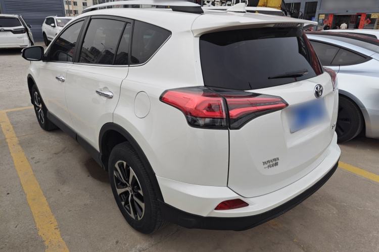 Used Toyota RAV4 2016 2.0L CVT Two-Wheel Drive Fashion Edition China V Standard Rear Left 45 Deg