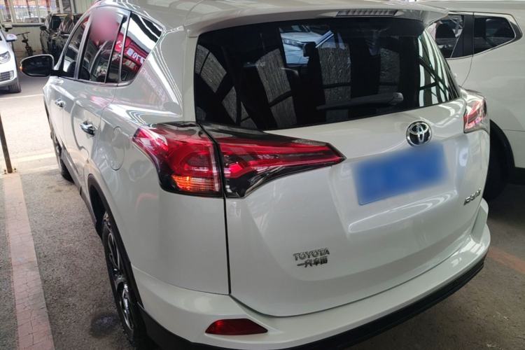 Used Toyota RAV4 2016 2.0L CVT Two-Wheel Drive Fashion Edition China V Standard Rear Left 45 Deg