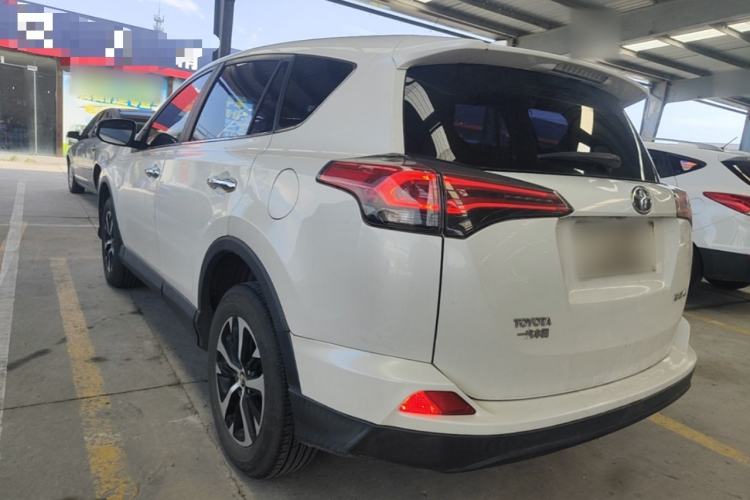 Used Toyota RAV4 2016 2.0L CVT Two-Wheel Drive Fashion Edition China V Standard Rear Left 45 Deg