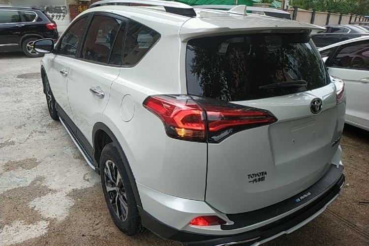 Used Toyota RAV4 2016 2.0L CVT Two-Wheel Drive Fashion Edition China V Standard Rear Left 45 Deg