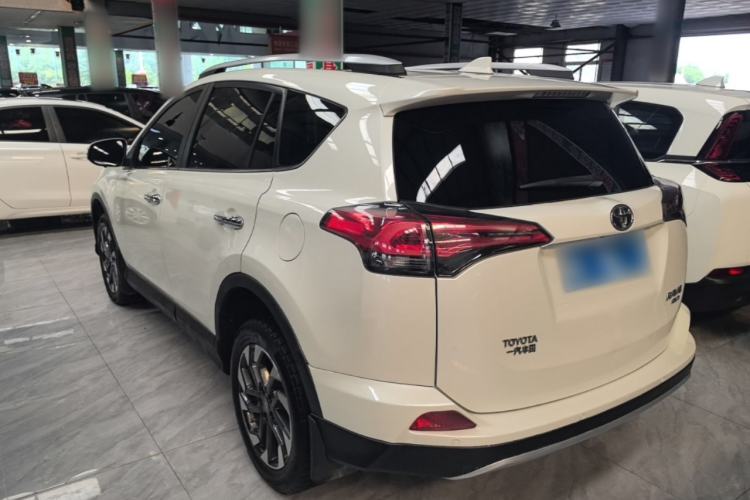 Used Toyota RAV4 2016 2.5L Automatic 4x4 Elite Edition Rear Left 45 Deg