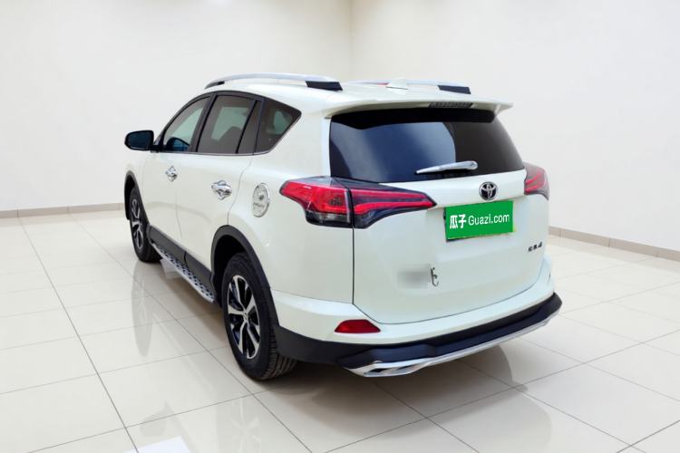 Used Toyota RAV4 2016 2.0L CVT Two-Wheel Drive Fashion Edition China V Standard Rear Left 45 Deg