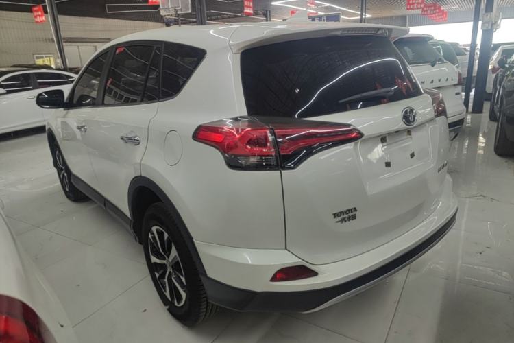 Used Toyota RAV4 2016 2.0L CVT Two-Wheel Drive Smart Edition China V Standard Rear Left 45 Deg
