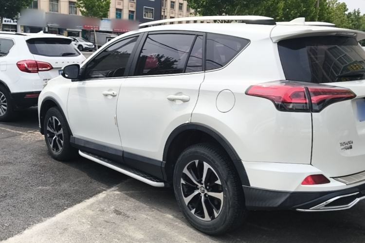 Used Toyota RAV4 2016 2.0L CVT Two-Wheel Drive Urban Edition China V Standard Rear Left 45 Deg