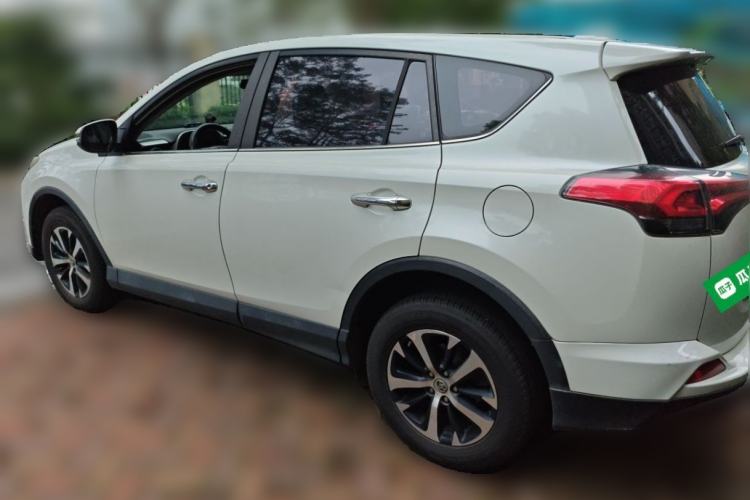 Used Toyota RAV4 2016 2.0L CVT Two-Wheel Drive Fashion Edition China V Standard Rear Left 45 Deg
