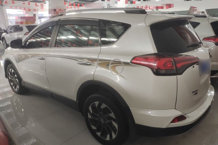 Used Toyota RAV4 2016 2.5L Automatic 4x4 Elite Edition Rear Left 45 Deg