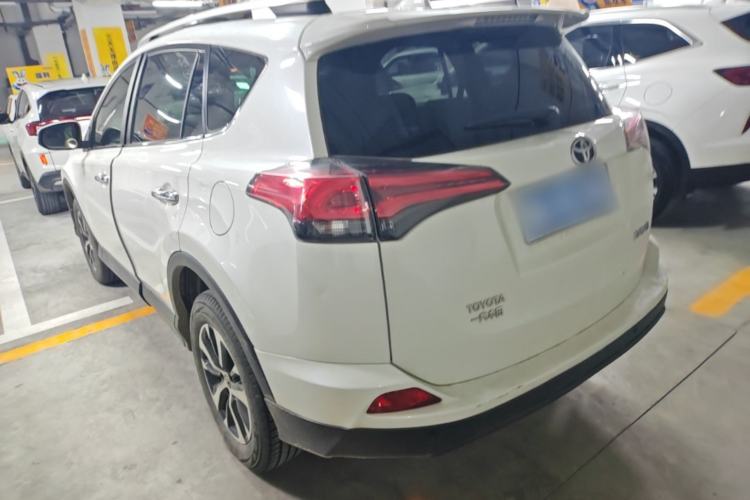 Used Toyota RAV4 2016 2.0L CVT Two-Wheel Drive Fashion Edition China V Standard Rear Left 45 Deg