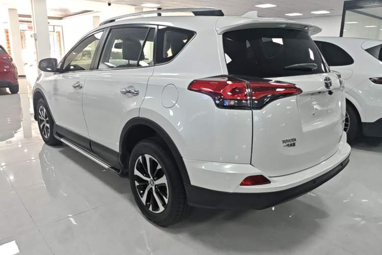 Used Toyota RAV4 2016 2.0L CVT Two-Wheel Drive Fashion Edition China V Standard Rear Left 45 Deg