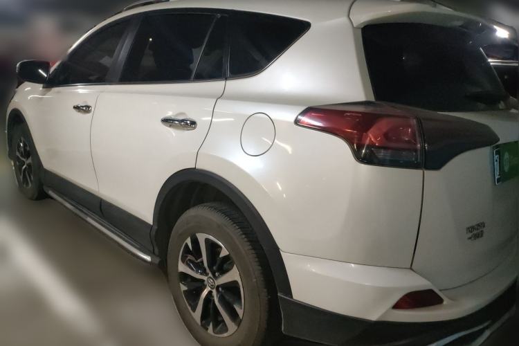 Used Toyota RAV4 2016 2.0L CVT Two-Wheel Drive Comfort Edition China V Standard Rear Left 45 Deg