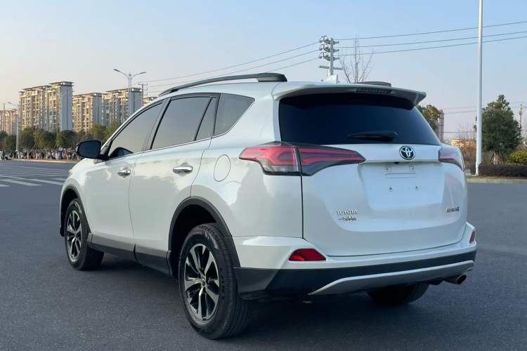 Used Toyota RAV4 2016 2.0L CVT Two-Wheel Drive Smart Edition China V Standard Rear Left 45 Deg