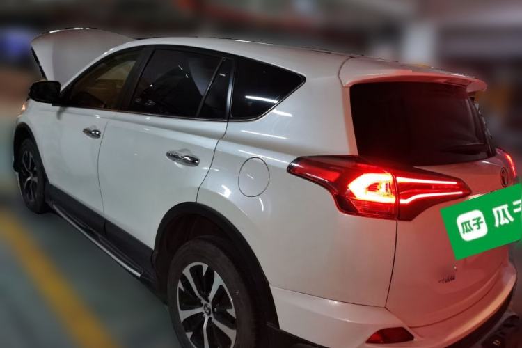 Used Toyota RAV4 2016 2.0L CVT Two-Wheel Drive Fashion Edition China V Standard Rear Left 45 Deg