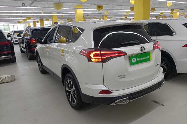 Used Toyota RAV4 2016 2.0L CVT Two-Wheel Drive Urban Edition China V Standard Rear Left 45 Deg