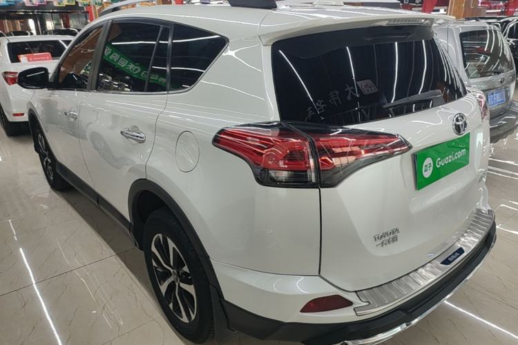 Used Toyota RAV4 2016 2.0L CVT Two-Wheel Drive Fashion Edition China V Standard Rear Left 45 Deg