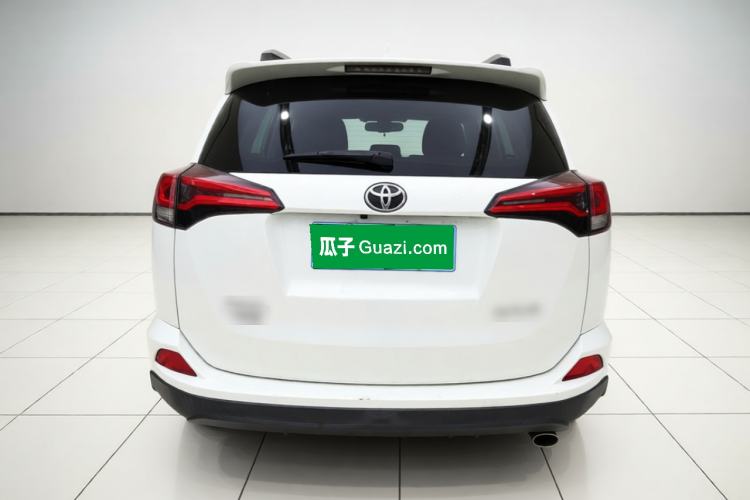 Used Toyota RAV4 2016 2.0L CVT Two-Wheel Drive Fashion Edition China V Standard Rear