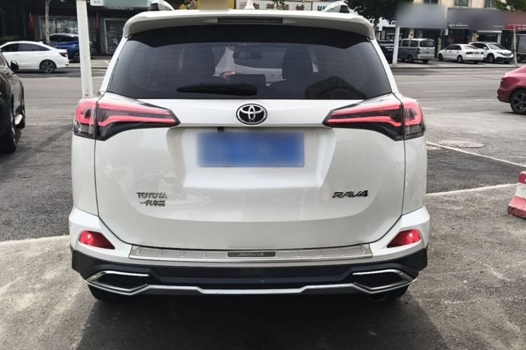 Used Toyota RAV4 2016 2.0L CVT Two-Wheel Drive Urban Edition China V Standard Rear