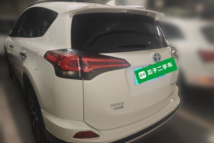 Used Toyota RAV4 2016 2.0L CVT Two-Wheel Drive Comfort Edition China V Standard Rear