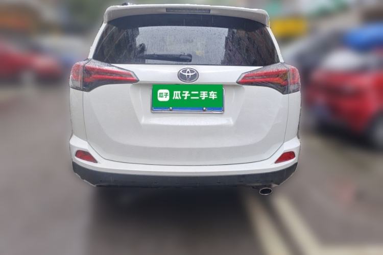 Used Toyota RAV4 2016 2.0L CVT Two-Wheel Drive Fashion Edition China V Standard Rear