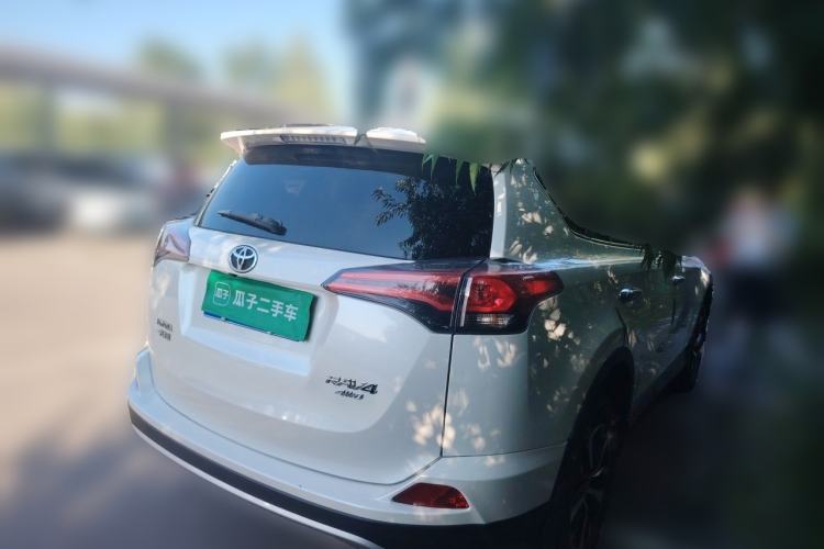 Used Toyota RAV4 2016 2.0L CVT 4x4 New Edition China V Standard Rear Right 45 Deg