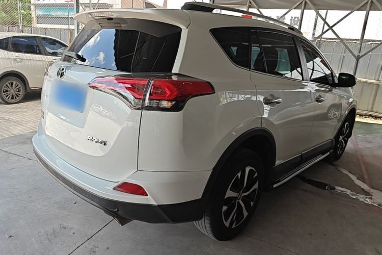 Used Toyota RAV4 2016 2.0L CVT Two-Wheel Drive Fashion Edition China V Standard Rear Right 45 Deg
