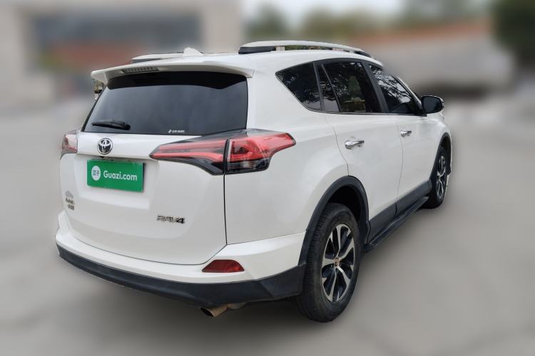 Used Toyota RAV4 2016 2.0L CVT Two-Wheel Drive Fashion Edition China V Standard Rear Right 45 Deg