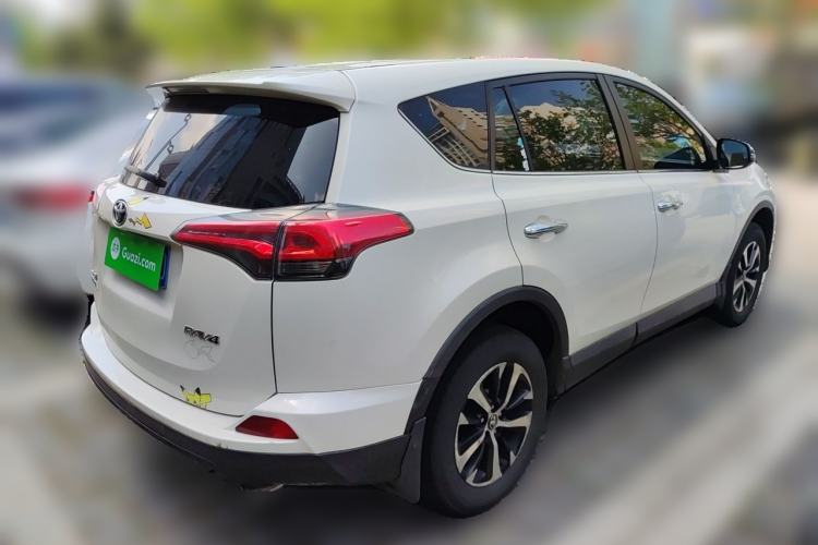 Used Toyota RAV4 2016 2.0L CVT Two-Wheel Drive Fashion Edition China V Standard Rear Right 45 Deg