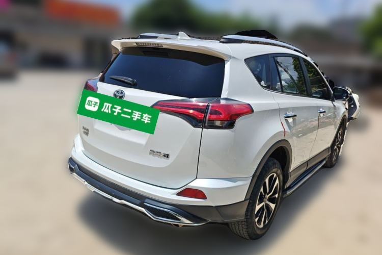 Used Toyota RAV4 2016 2.0L CVT Two-Wheel Drive Fashion Edition China V Standard Rear Right 45 Deg