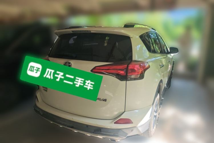 Used Toyota RAV4 2016 2.0L CVT Two-Wheel Drive Fashion Edition China V Standard Rear Right 45 Deg