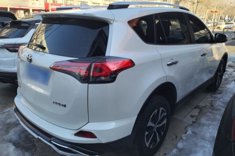 Used Toyota RAV4 2016 2.0L CVT Two-Wheel Drive Comfort Edition China V Standard Rear Right 45 Deg