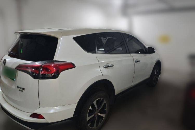 Used Toyota RAV4 2016 2.0L CVT 4x4 New Edition China V Standard Rear Right 45 Deg