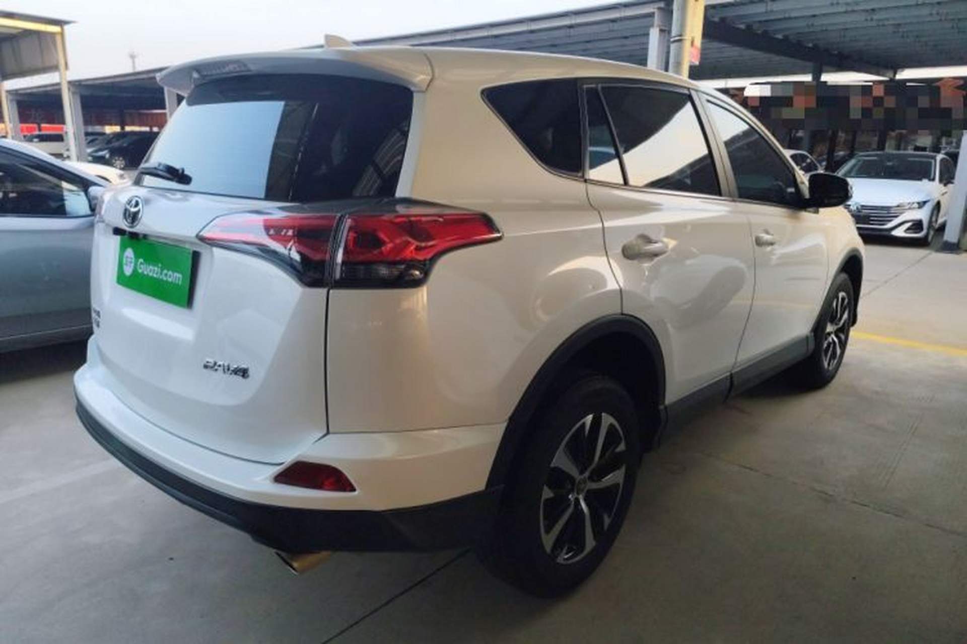Used Toyota RAV4 2016 2.0L CVT Two-Wheel Drive Urban Edition China V Standard Rear Right 45 Deg