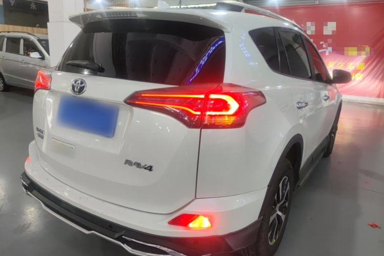 Used Toyota RAV4 2016 2.0L CVT Two-Wheel Drive Fashion Edition China V Standard Rear Right 45 Deg