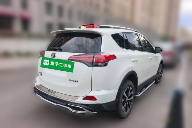 Used Toyota RAV4 2016 2.0L CVT Two-Wheel Drive Urban Edition China V Standard Rear Right 45 Deg