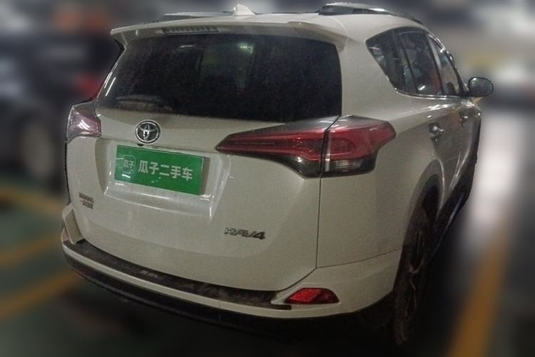 Used Toyota RAV4 2016 2.0L CVT Two-Wheel Drive Fashion Edition China V Standard Rear Right 45 Deg