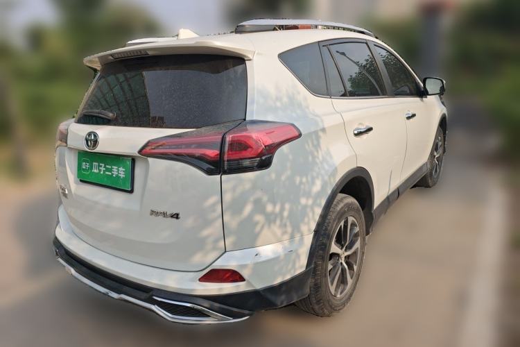 Used Toyota RAV4 2016 2.0L CVT Two-Wheel Drive Fashion Edition China V Standard Rear Right 45 Deg