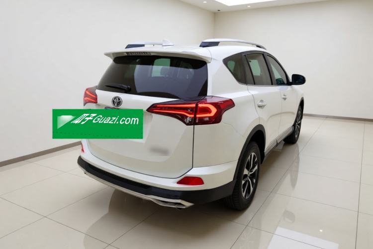 Used Toyota RAV4 2016 2.0L CVT Two-Wheel Drive Fashion Edition China V Standard Rear Right 45 Deg
