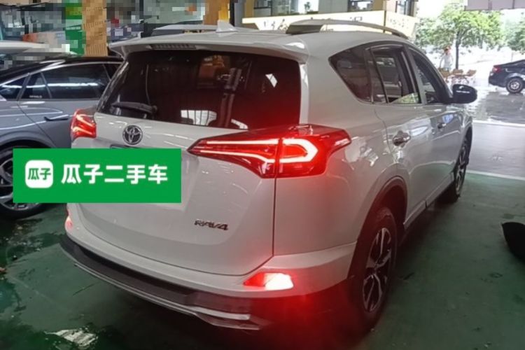 Used Toyota RAV4 2016 2.0L CVT Two-Wheel Drive Fashion Edition China V Standard Rear Right 45 Deg