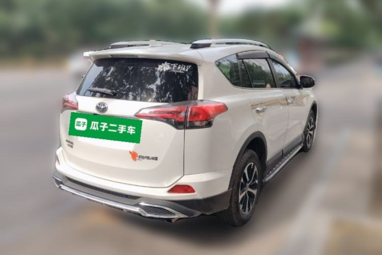 Used Toyota RAV4 2016 2.0L CVT Two-Wheel Drive Fashion Edition China V Standard Rear Right 45 Deg