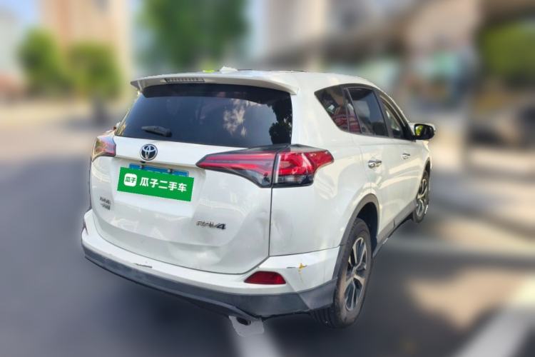 Used Toyota RAV4 2016 2.0L CVT Two-Wheel Drive Fashion Edition China V Standard Rear Right 45 Deg