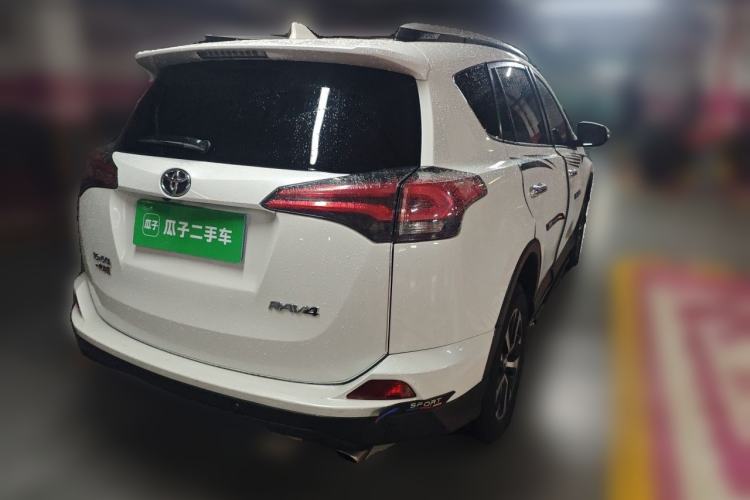Used Toyota RAV4 2016 2.0L CVT Two-Wheel Drive Comfort Edition China V Standard Rear Right 45 Deg