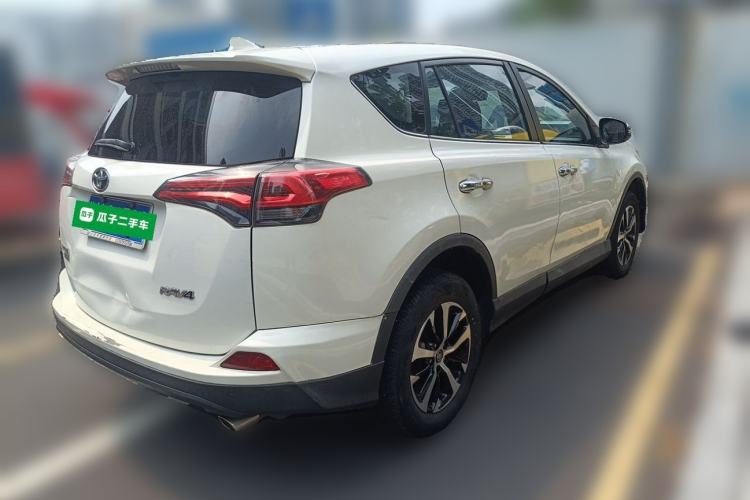 Used Toyota RAV4 2016 2.0L CVT Two-Wheel Drive Fashion Edition China V Standard Rear Right 45 Deg