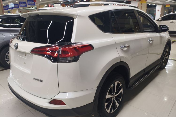 Used Toyota RAV4 2016 2.0L CVT Two-Wheel Drive Comfort Edition China V Standard Rear Right 45 Deg