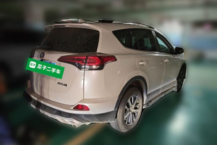 Used Toyota RAV4 2016 2.0L CVT Two-Wheel Drive Urban Edition China V Standard Rear Right 45 Deg