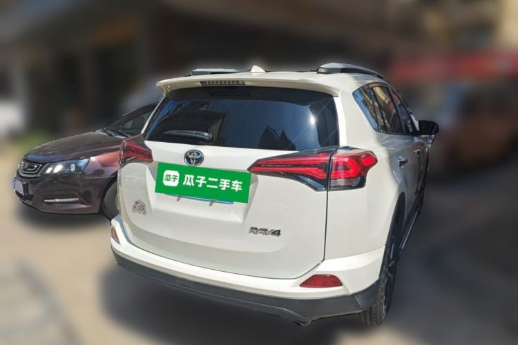 Used Toyota RAV4 2016 2.0L CVT Two-Wheel Drive Fashion Edition China V Standard Rear Right 45 Deg