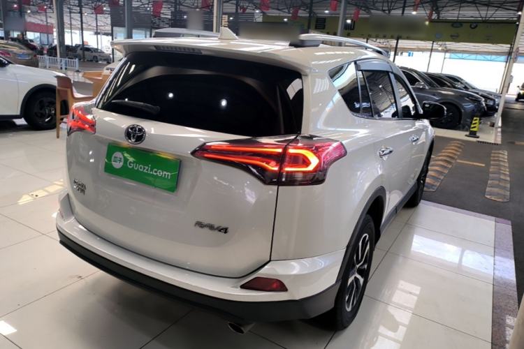 Used Toyota RAV4 2016 2.0L CVT Two-Wheel Drive Fashion Edition China V Standard Rear Right 45 Deg