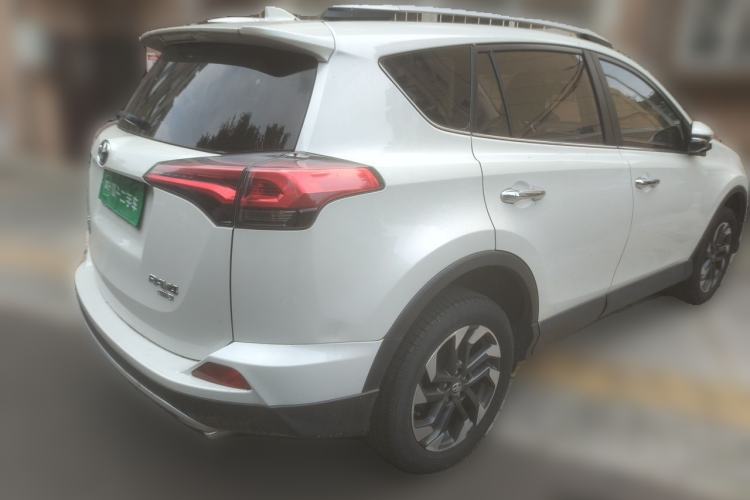 Used Toyota RAV4 2016 2.5L Automatic 4x4 Elite Edition Rear Right 45 Deg