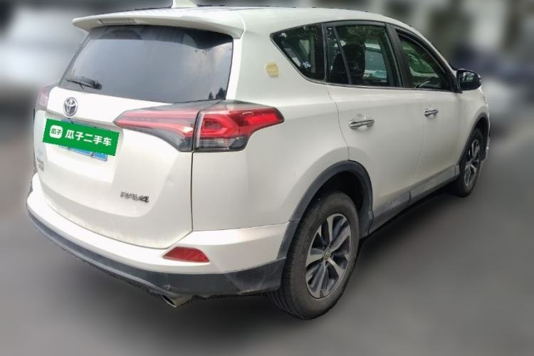 Used Toyota RAV4 2016 2.0L CVT Two-Wheel Drive Fashion Edition China V Standard Rear Right 45 Deg