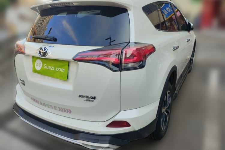 Used Toyota RAV4 2016 2.0L CVT 4x4 New Edition China V Standard Rear Right 45 Deg