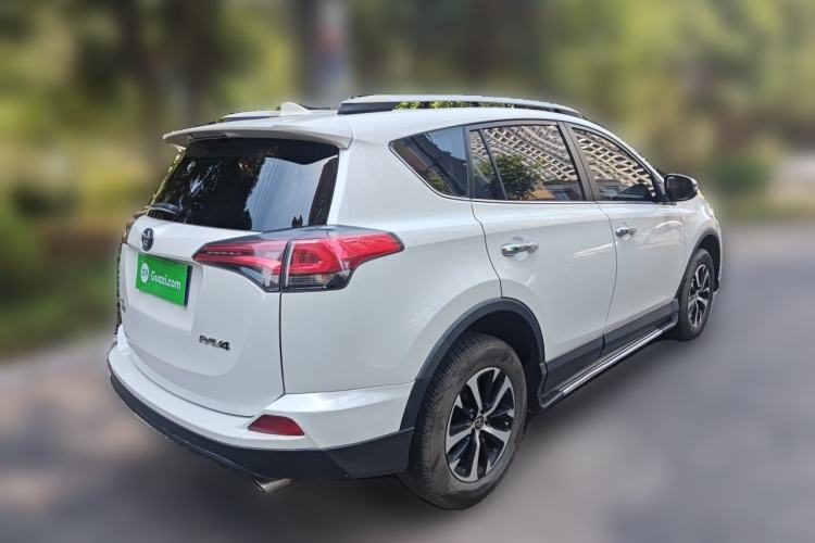 Used Toyota RAV4 2016 2.0L CVT Two-Wheel Drive Fashion Edition China V Standard Rear Right 45 Deg