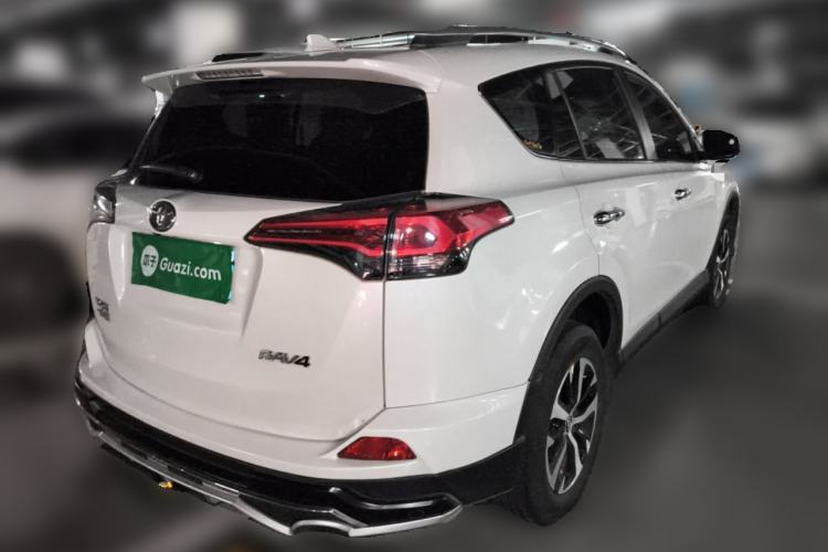 Used Toyota RAV4 2016 2.0L CVT Two-Wheel Drive Fashion Edition China V Standard Rear Right 45 Deg