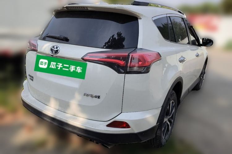 Used Toyota RAV4 2016 2.0L CVT Two-Wheel Drive Fashion Edition China V Standard Rear Right 45 Deg
